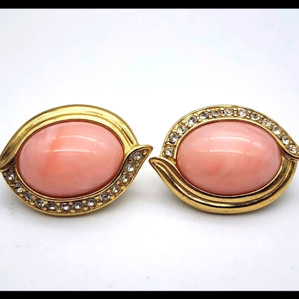 Vintage TRIFARI Tm-pink Earings